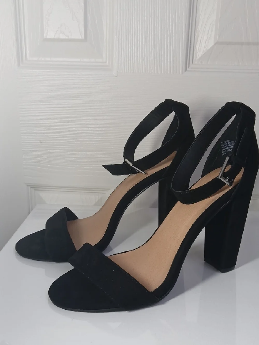 Torrid Black Suede Ankle-Strap Open-Toe Block Heels Size 10W - Picture 5 of 16